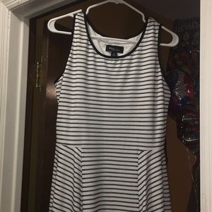 Ronni Nicole Black & White Dress Size Small.